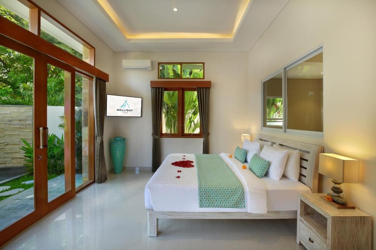 Holl Villa Legian Exteriör bild