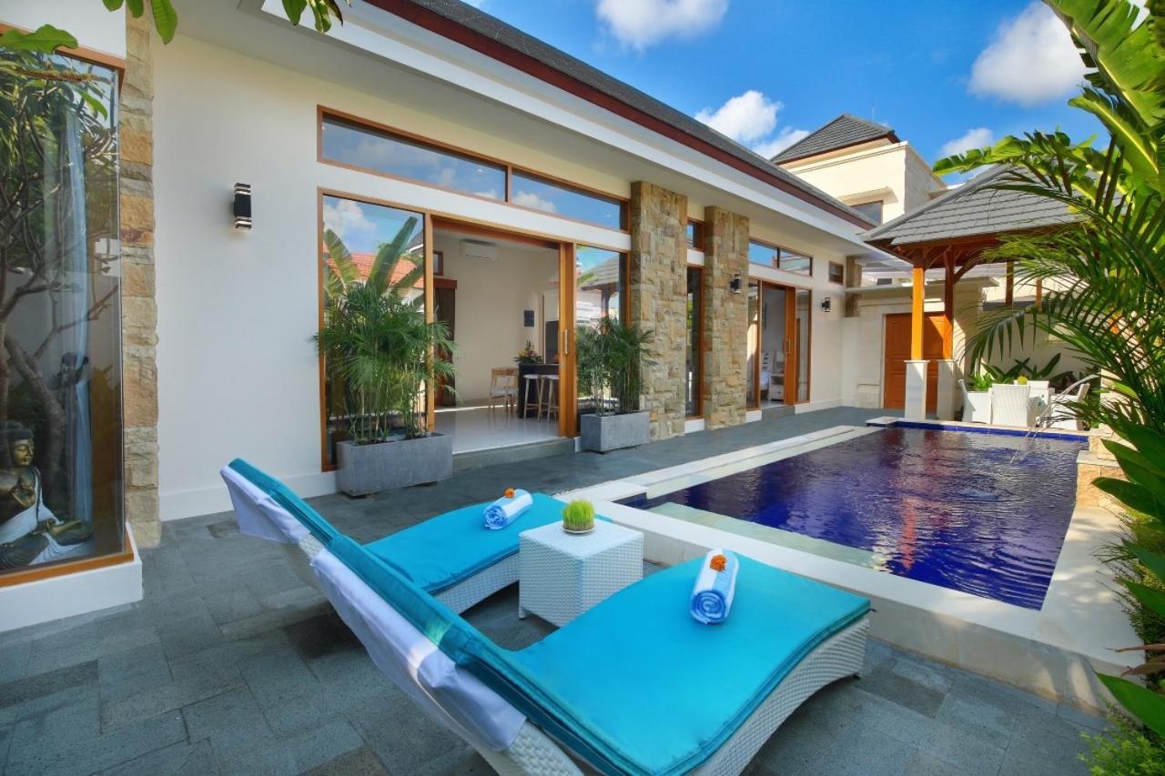 Holl Villa Legian Exteriör bild